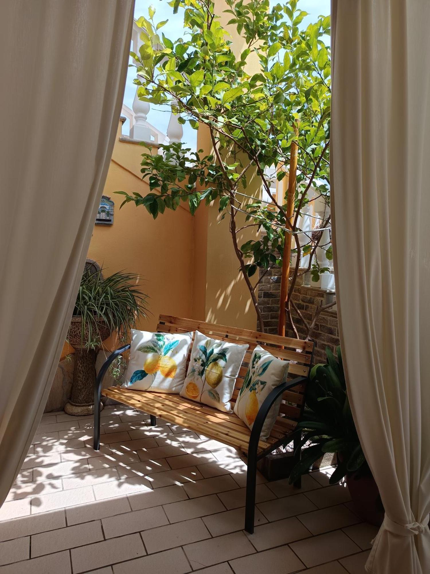 Domos Le Due Tuie Bed & Breakfast Piscinas Luaran gambar