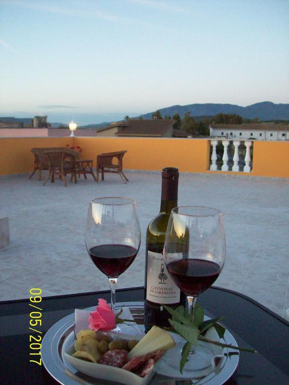Domos Le Due Tuie Bed & Breakfast Piscinas Luaran gambar