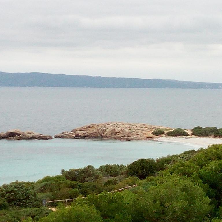 Domos Le Due Tuie Bed & Breakfast Piscinas Luaran gambar